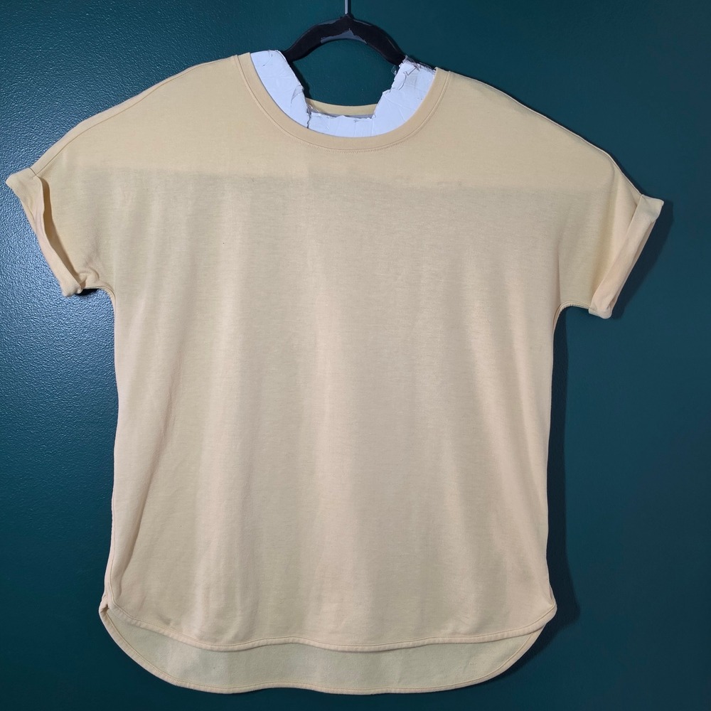 Wonderly Studio Womens Large Pale Yellow Short Sleeve Rolled Cuff Curved Hem Top